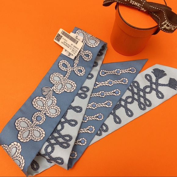 Hermes Galons et Brandebourgs twilly - Picture 2 of 2